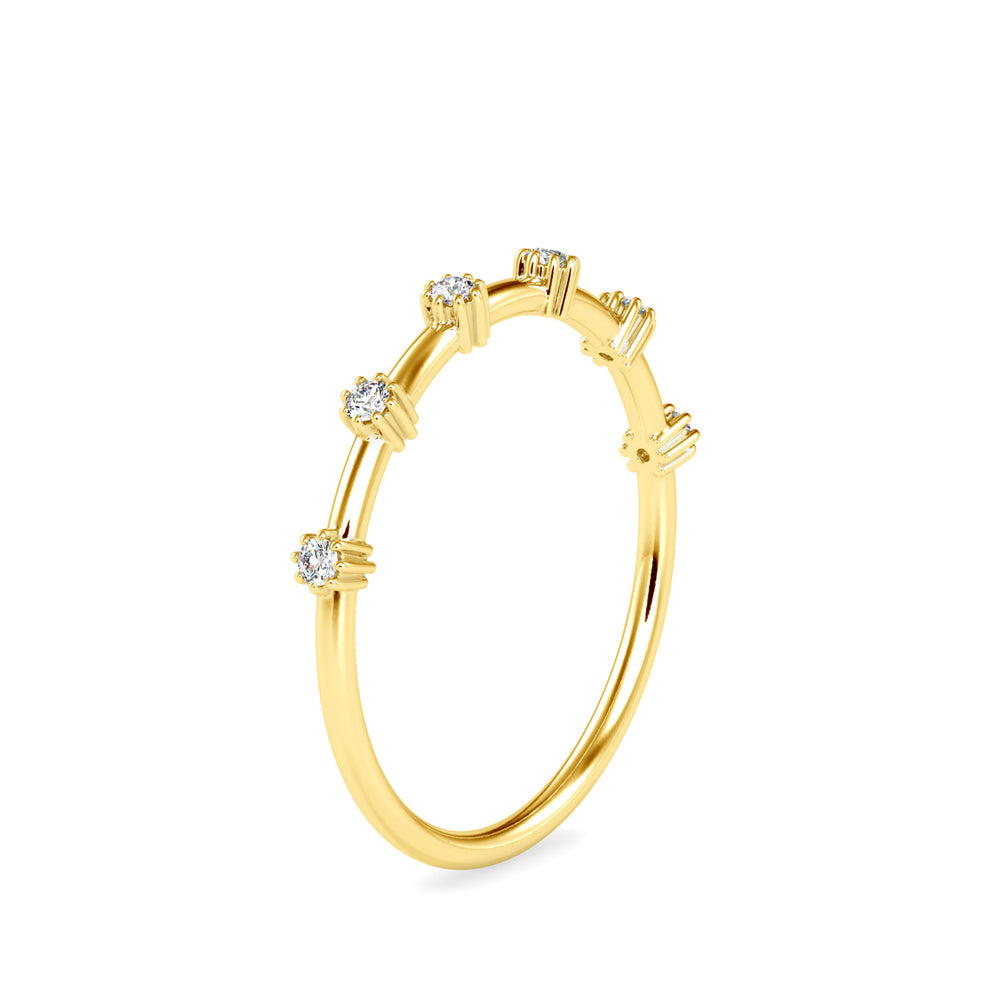 round cut prong diamond ring in yellow gold